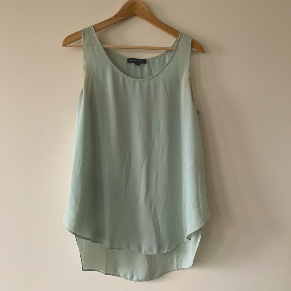 💚 SALE!! 2 for $25 or 3 for $35 🎁 Banana Republic tank top.